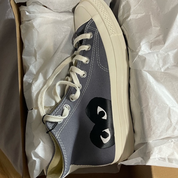 converse commerce des garcons never used. - Picture 1 of 7